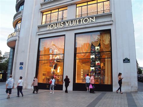 is louis vuitton cheaper in paris reddit|louis vuitton paris store prices.